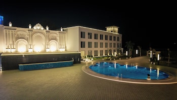 White Wharf Manesar,,5 star