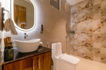 Elivaas Vedaaz 4 Bhk Farmhouse With Pool,,3 star
