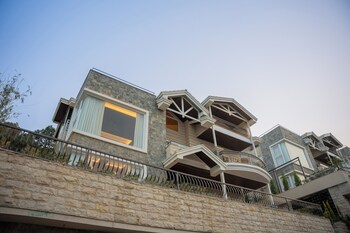 elivaas prive the royce lilly luxe 4 bhk