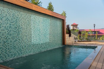 elivaas prive the royce lilly luxe 4 bhk