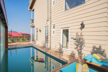 elivaas prive the royce lilly luxe 4 bhk
