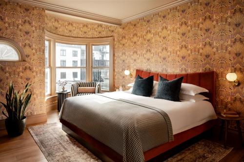 the hotel at claramount club