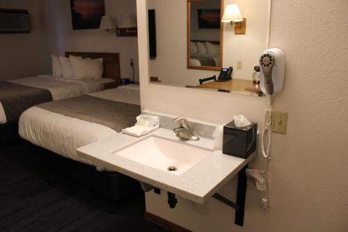 can am inn