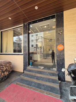 onlystay giriraj ji near prem mandir