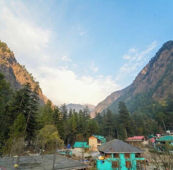 Onlystay River Pine Kasol,,3 star