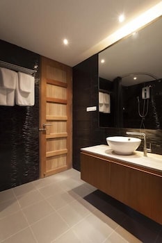 5ive beach house hotel