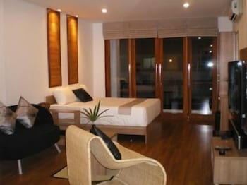 5ive beach house hotel