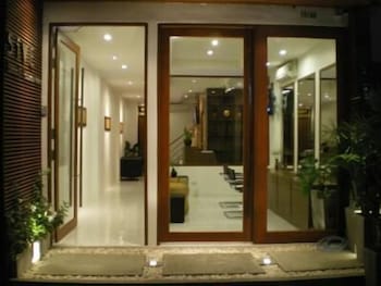 5ive beach house hotel