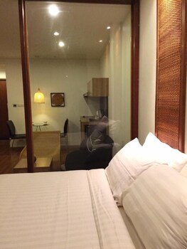 5ive beach house hotel