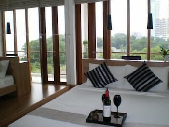 5ive beach house hotel