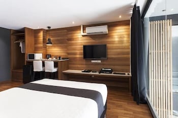 5ive beach house hotel