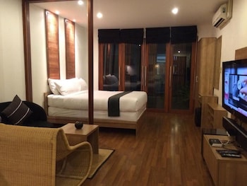 5ive beach house hotel