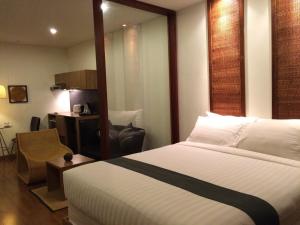 5ive beach house hotel