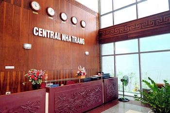 holiday central nha trang