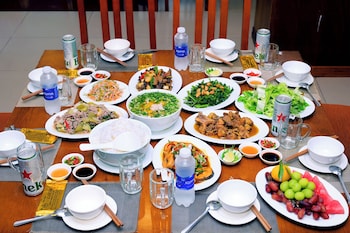 holiday central nha trang