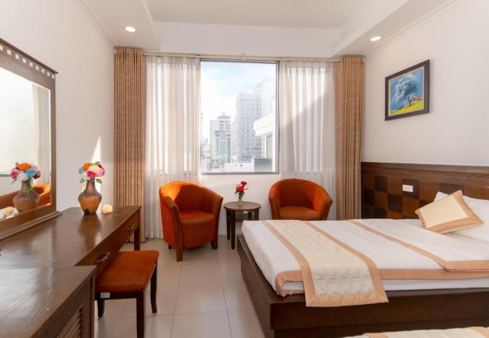 holiday central nha trang