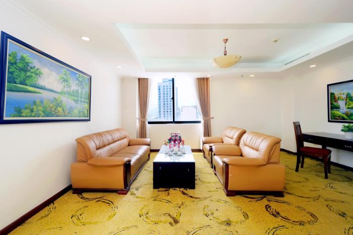 holiday central nha trang