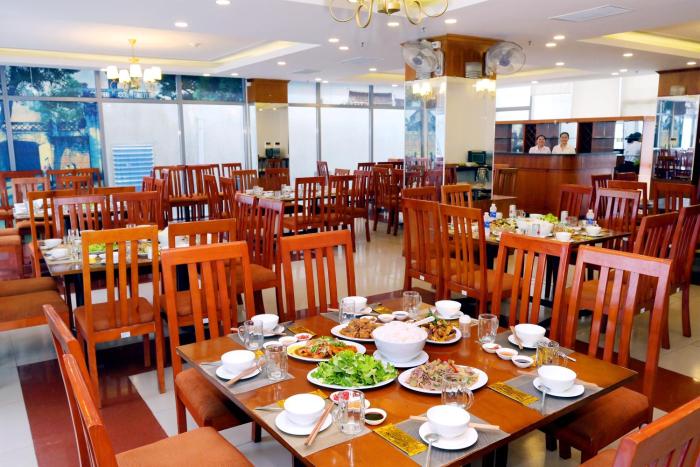 holiday central nha trang