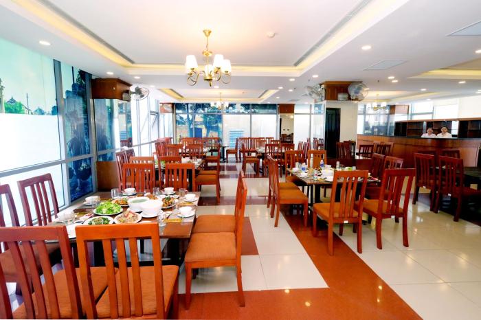holiday central nha trang