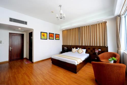 holiday central nha trang