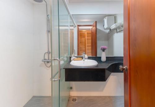 holiday central nha trang