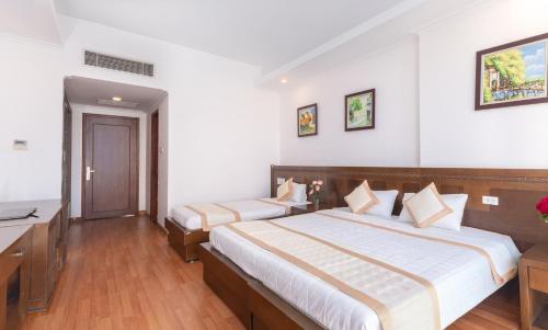 holiday central nha trang