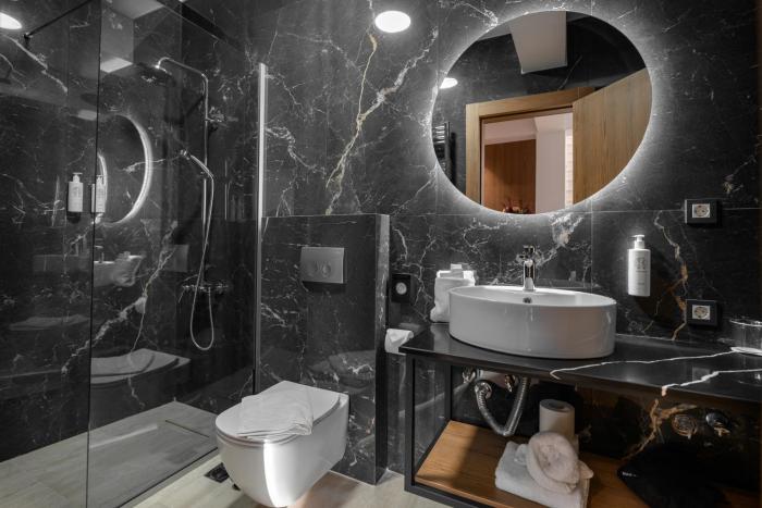 cens platinum luxury suites