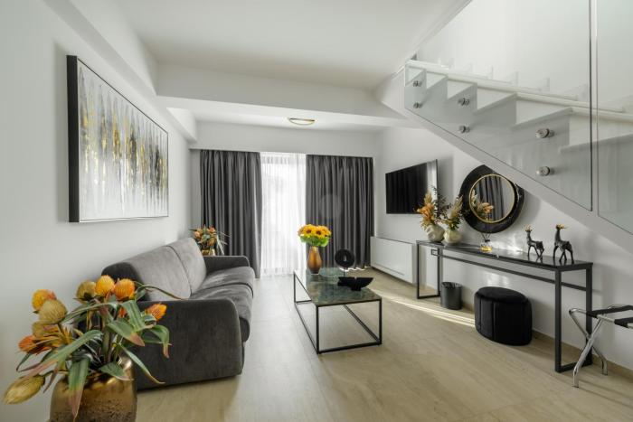 cens platinum luxury suites