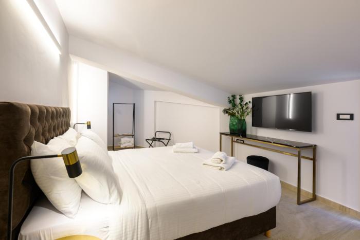 cens platinum luxury suites