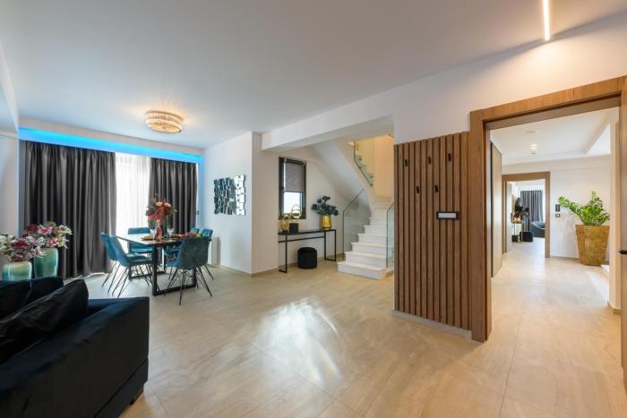 cens platinum luxury suites