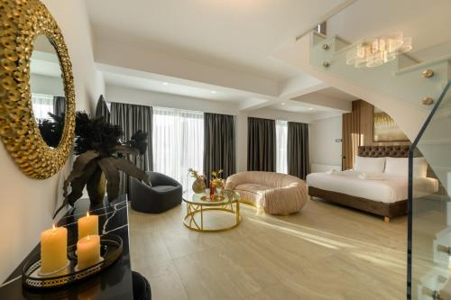 cens platinum luxury suites