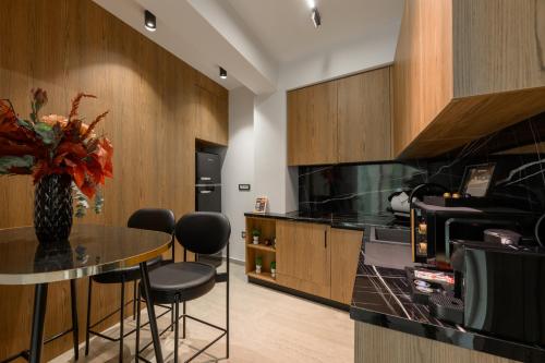 cens platinum luxury suites