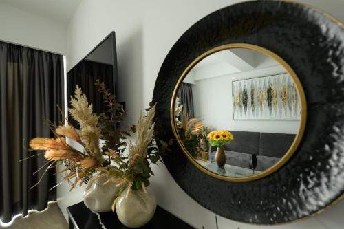 cens platinum luxury suites