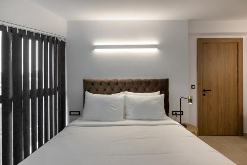 cens platinum luxury suites