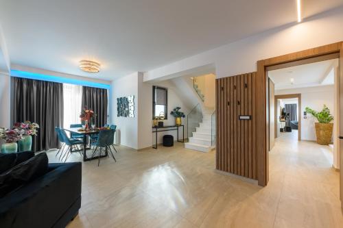 cens platinum luxury suites