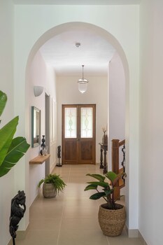 elivaas panache 3 bhk pvt pool villa