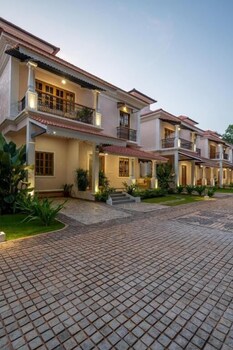 elivaas bauhinia 5 bhk pvt pool villa