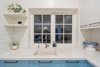 elivaas bauhinia 5 bhk pvt pool villa