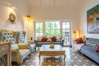 elivaas bauhinia 5 bhk pvt pool villa