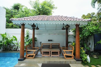 elivaas bauhinia 5 bhk pvt pool villa