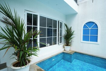 elivaas bauhinia 5 bhk pvt pool villa