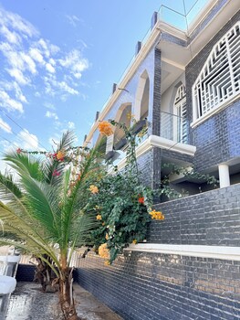 house and food