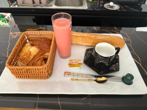 house and food