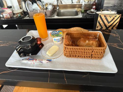house and food