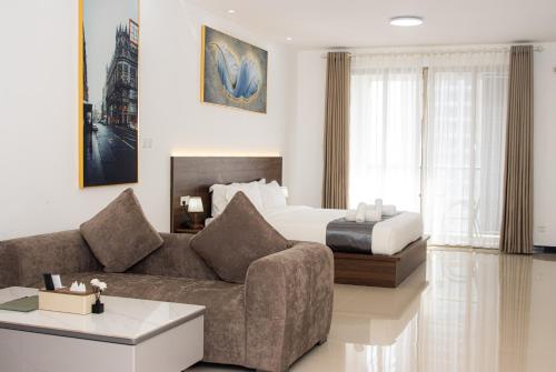 a one oasis river view hotel