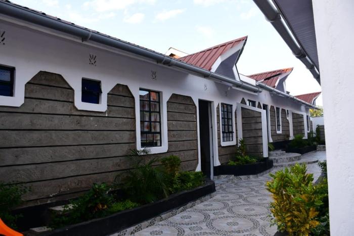 the white house apartments kibwezi