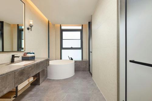 four points by sheraton zhengzhou east railway station