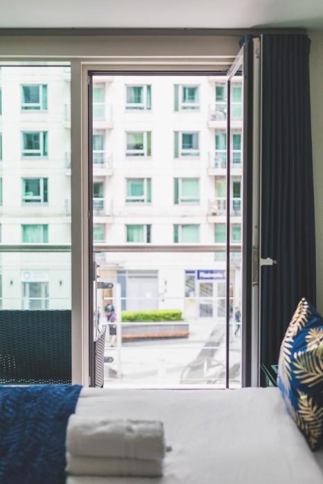 deluxe two bedroom vauxhall apartment