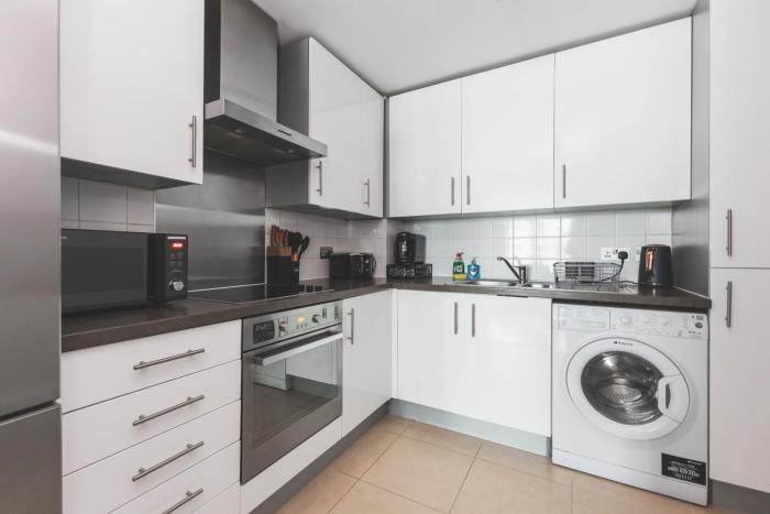 deluxe two bedroom vauxhall apartment