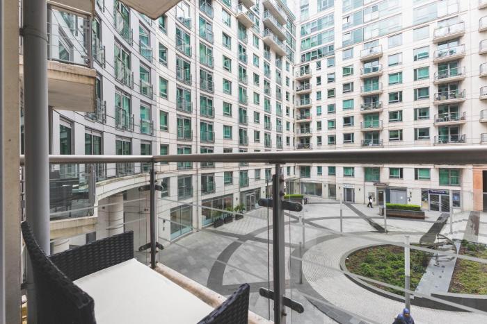 deluxe two bedroom vauxhall apartment